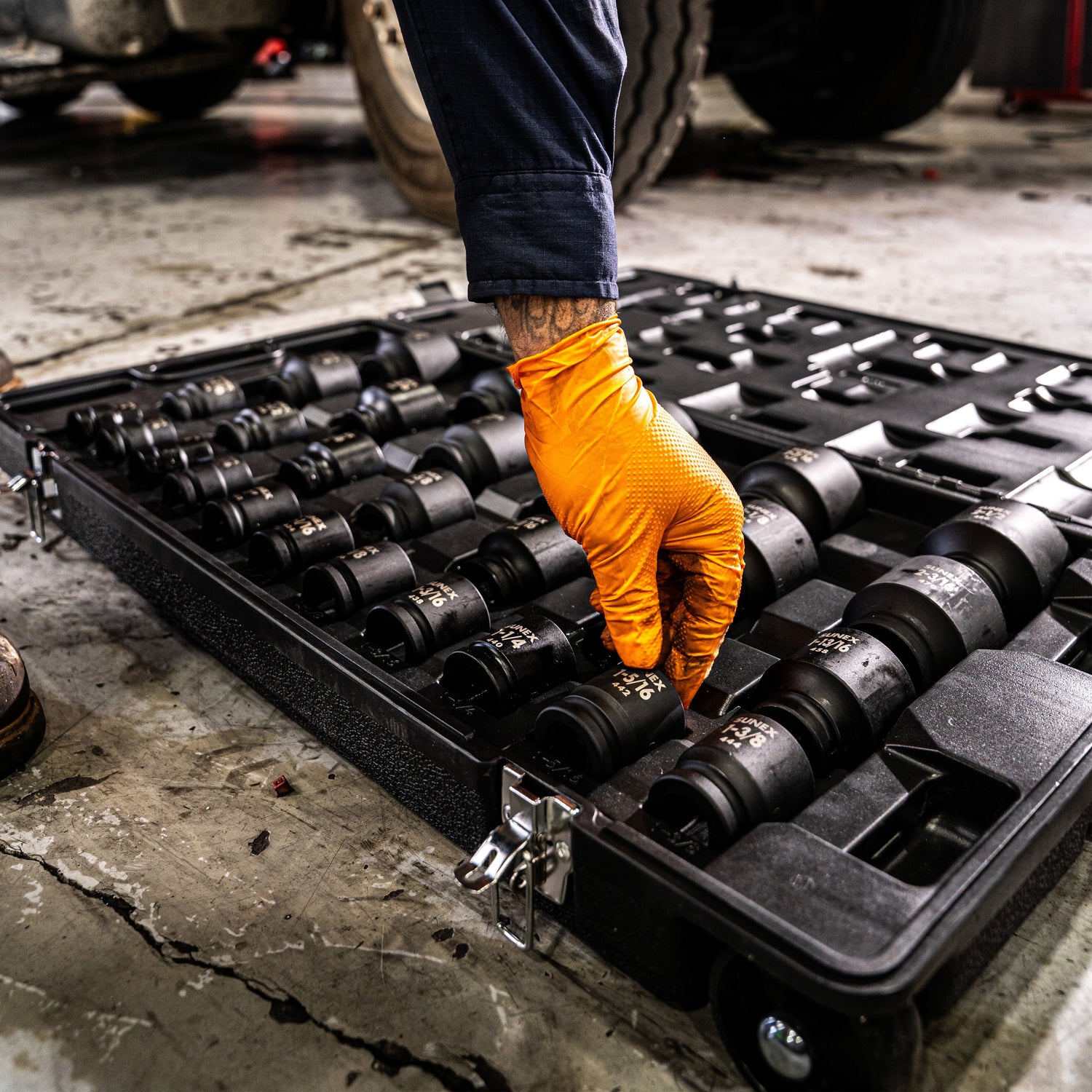 4696 3/4" Drive SAE 6 Point Standard 29-Piece Impact Socket Set