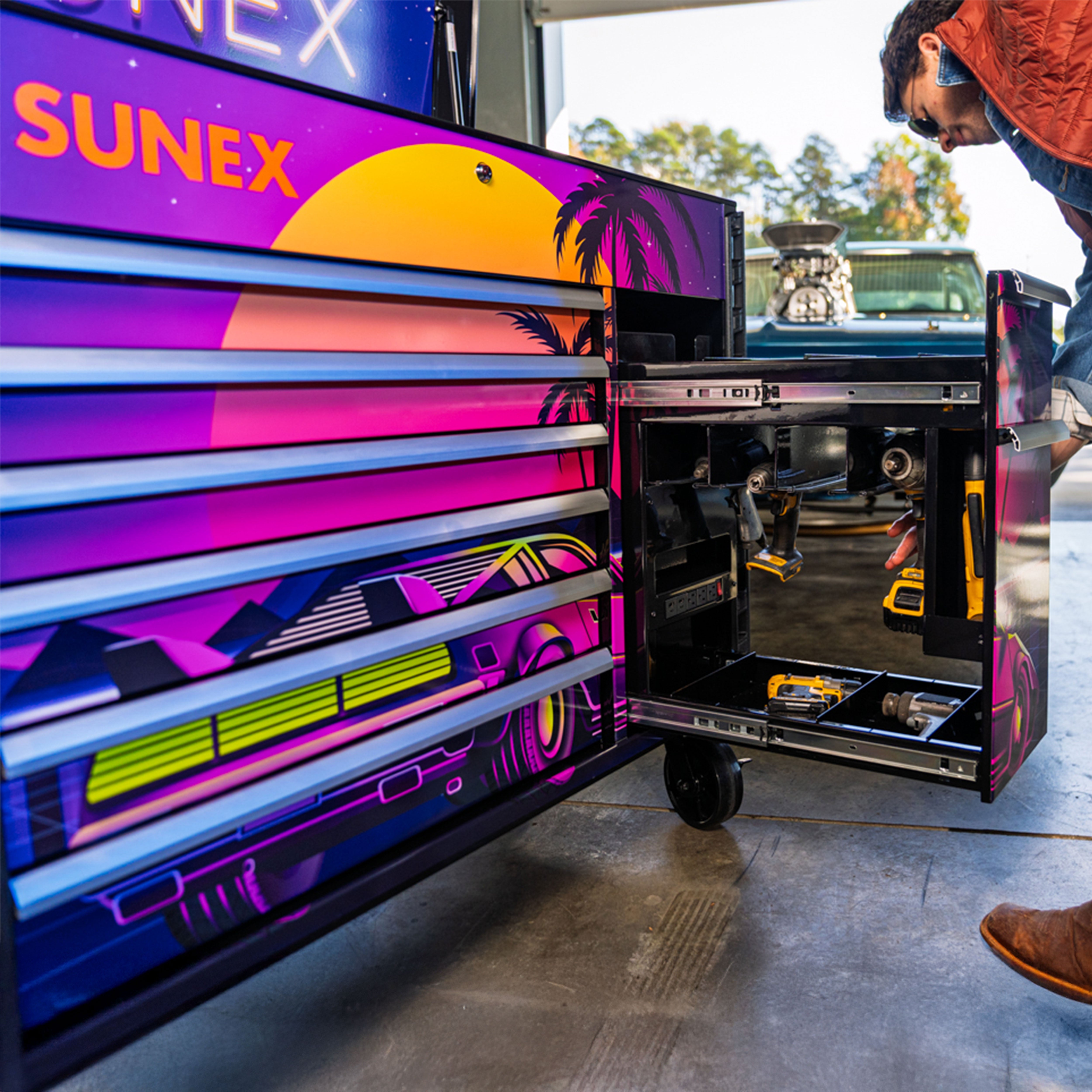 Retro Designed Juic'D Box 50” 7 Drawer Powered Cart - Black