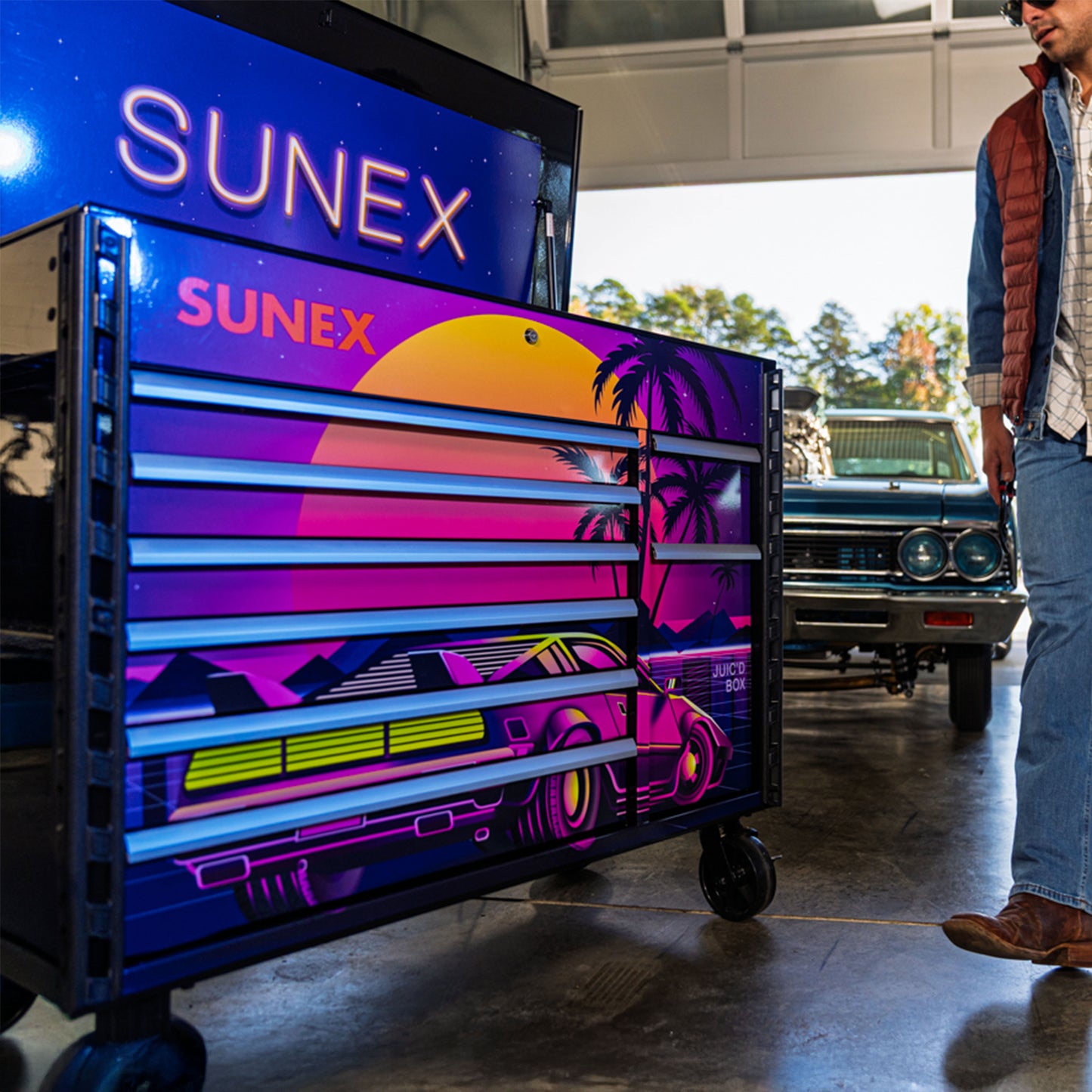 RETRO DESIGNED JUIC’D BOX 50” 7 DRAWER POWERED CART - BLACK