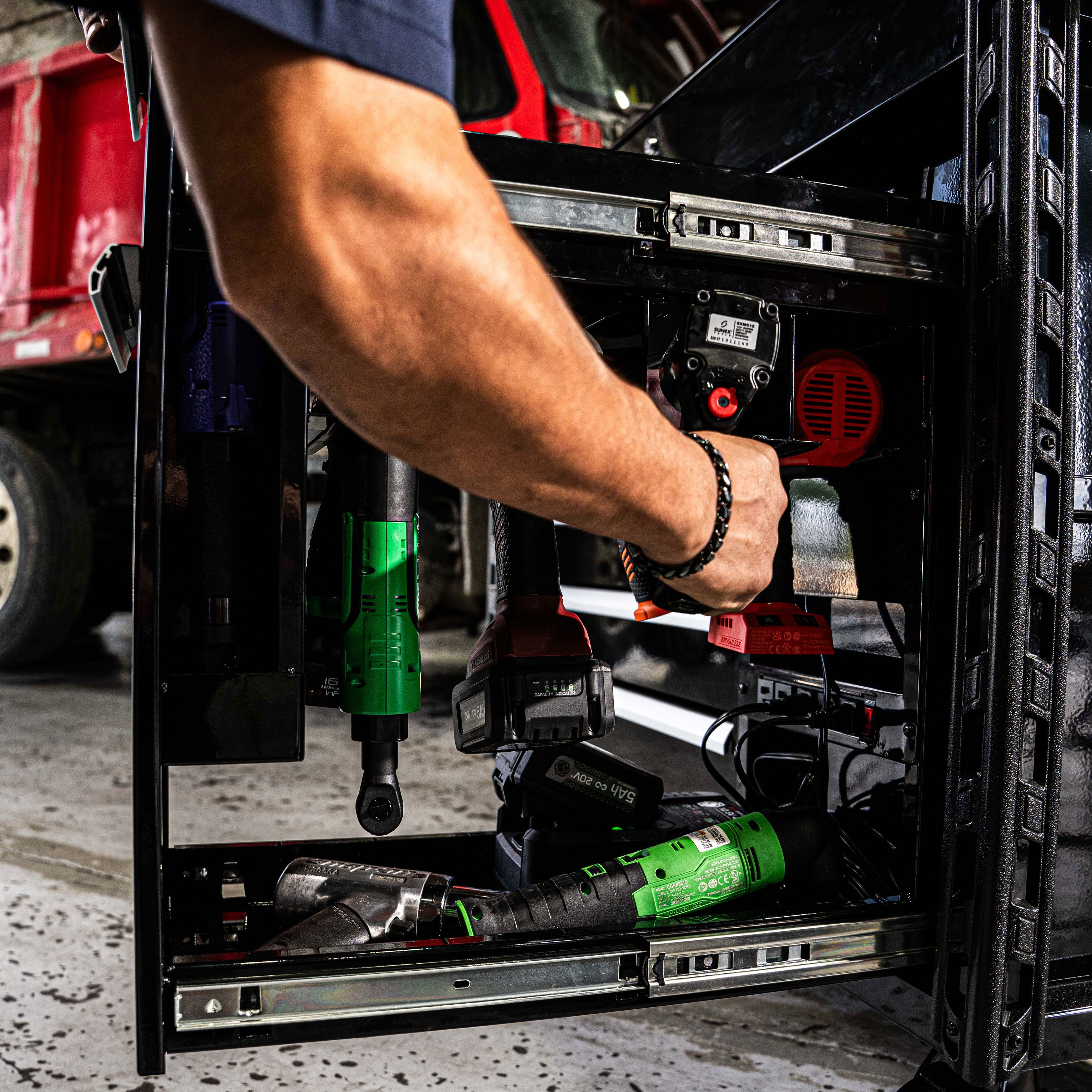 Sunex Tools Juic'D Box 50