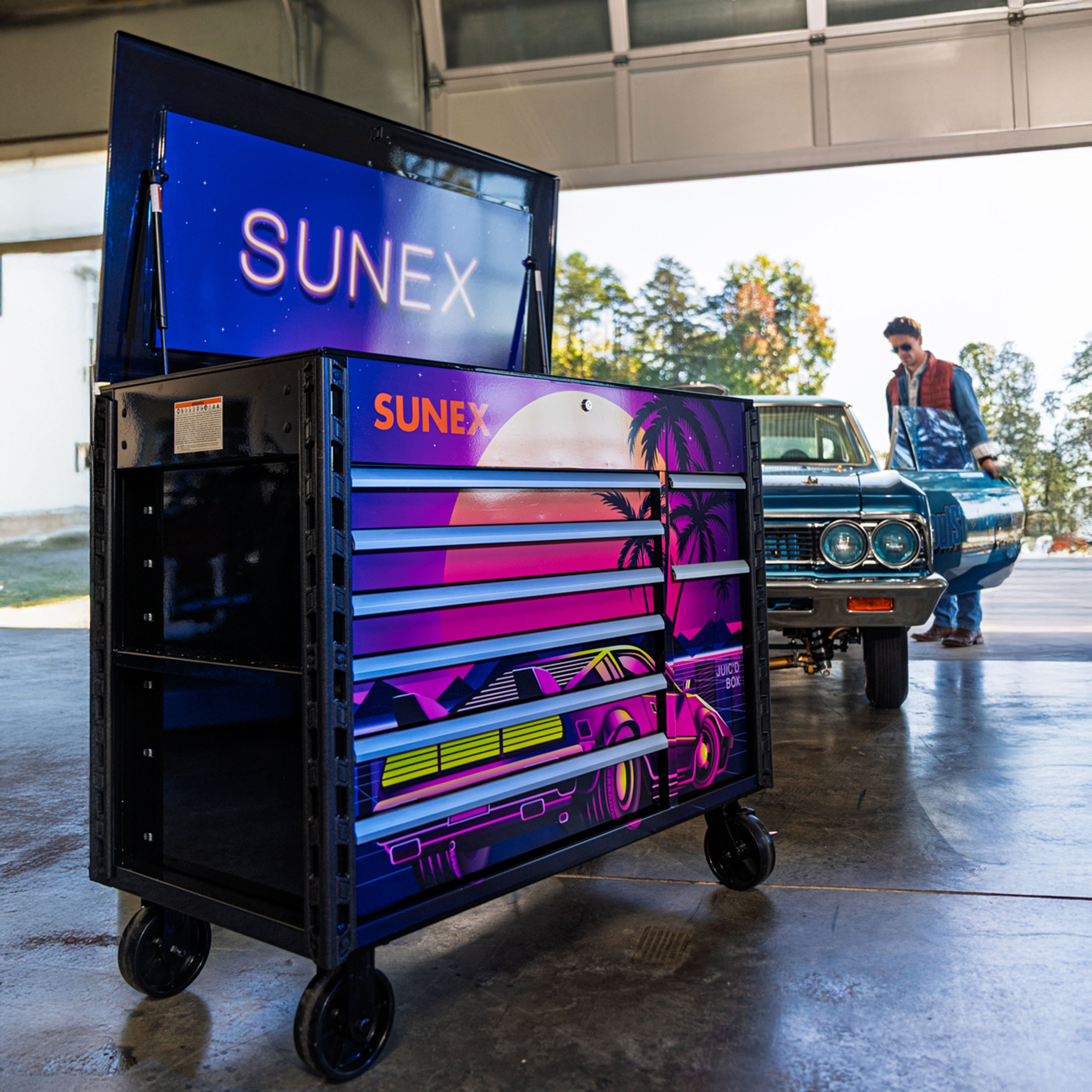 SUNEX Tools Juic'd BOX 50” 7 Drawer Powered Cart – 8065PCBKRETRO