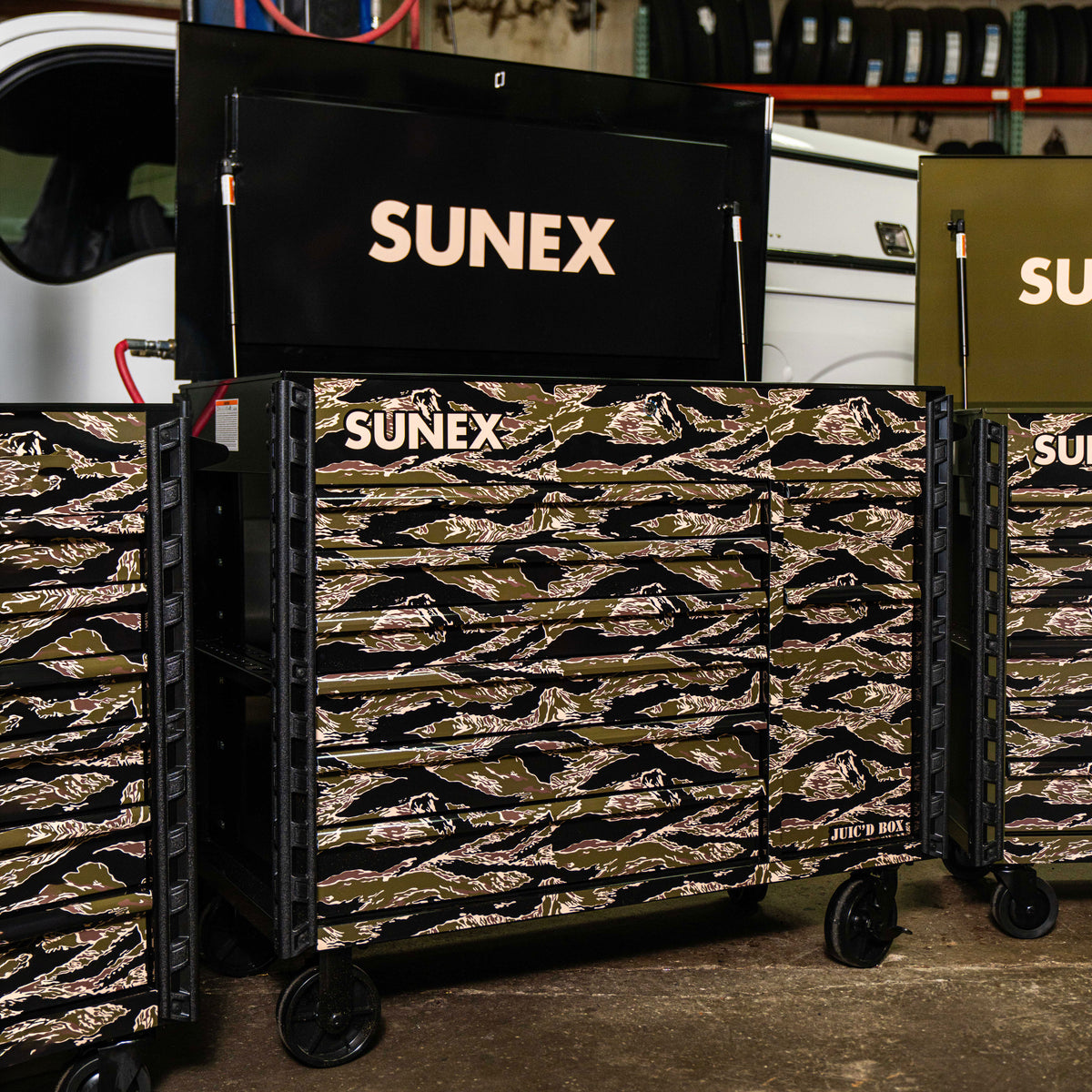 SHADOW TIGER CAMOUFLAGE - JUIC’D BOX 50" 7 DRAWER POWERED CART – BLACK