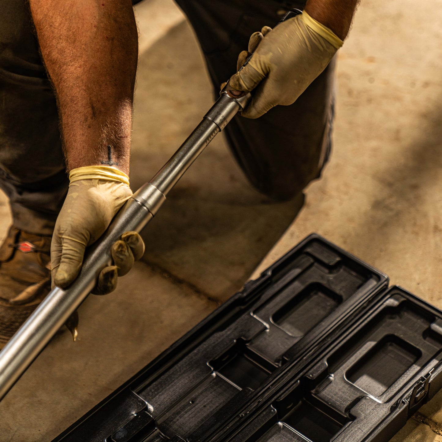 ¾" DRIVE 100-600 FT-LB (150-800 NM) DUAL-DIRECTION TORQUE WRENCH