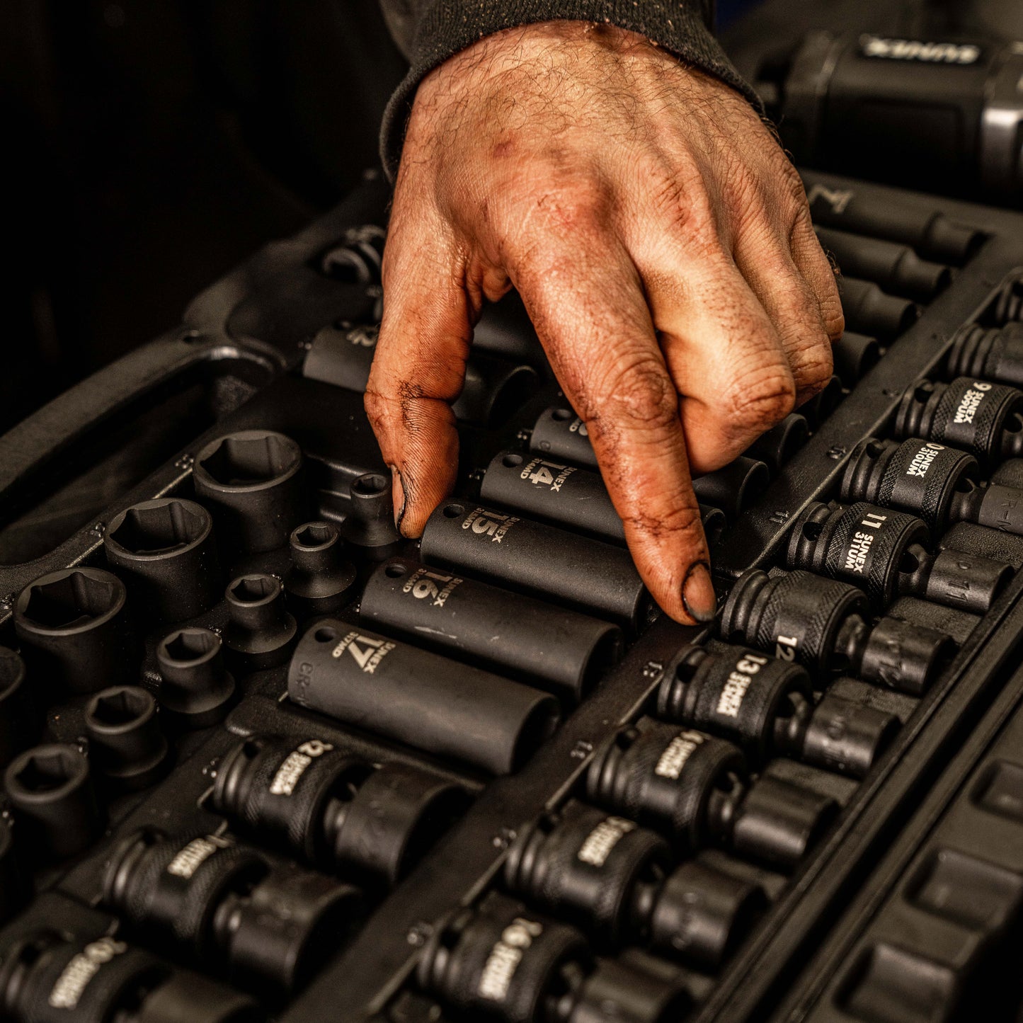 3/8" DRIVE METRIC 6 POINT STANDARD & DEEP WITH UNIVERSAL SOCKETS 51-PIECE MASTER IMPACT SOCKET SET