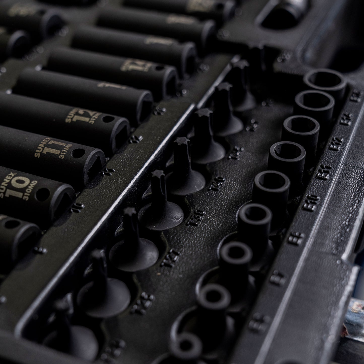 3/8" DRIVE SAE & METRIC 6 POINT STANDARD & DEEP WITH UNIVERSAL SOCKETS , STAR & EXTERNAL STAR BIT 80-PIECE MASTER IMPACT SOCKET SET