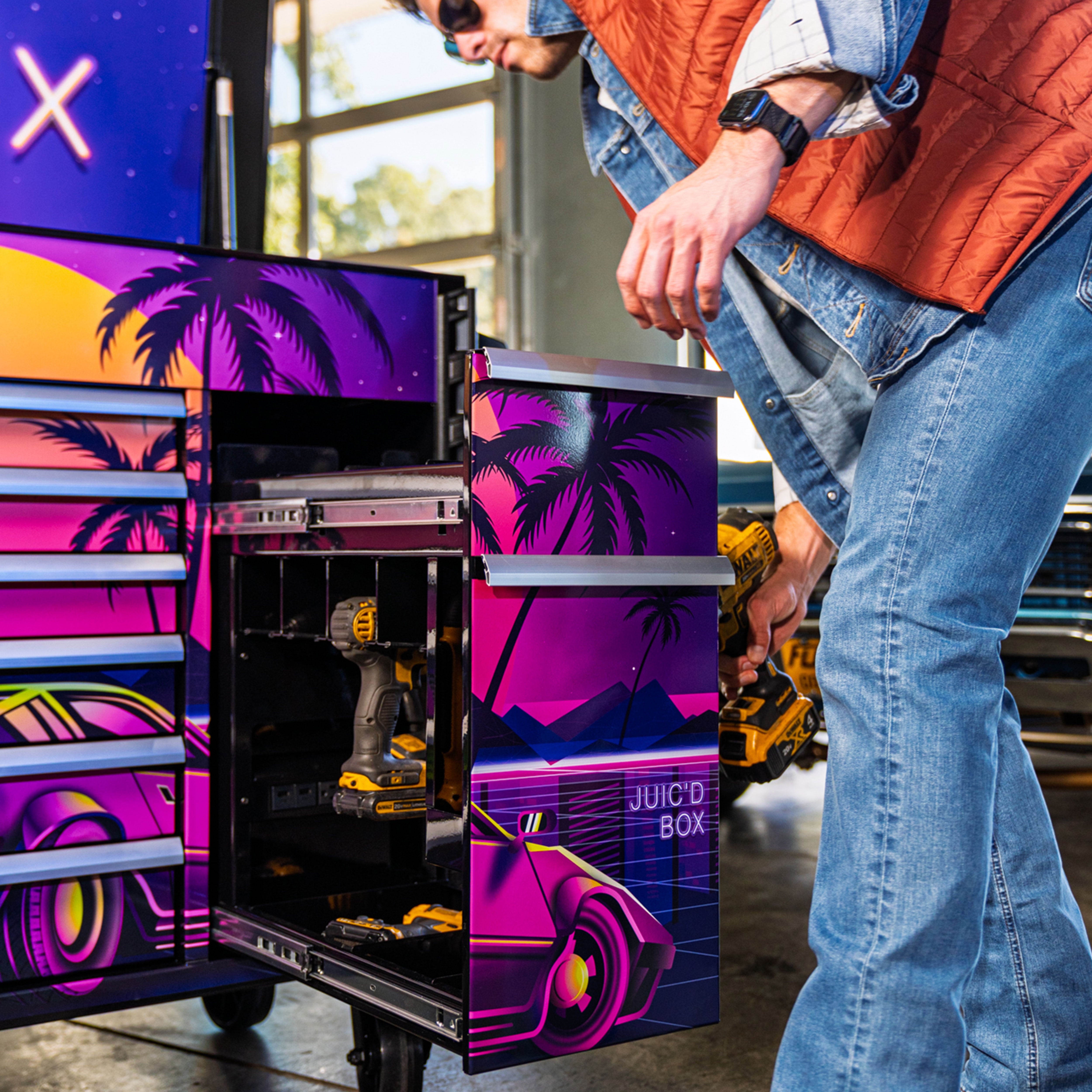 Retro Designed Juic'D Box 50” 7 Drawer Powered Cart - Black