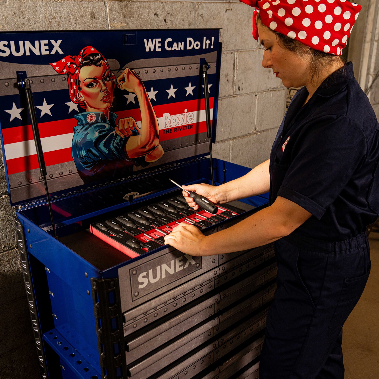 ROSIE THE RIVETER – 39" 6 DRAWER PREMIUM SERVICE CART – BLUE