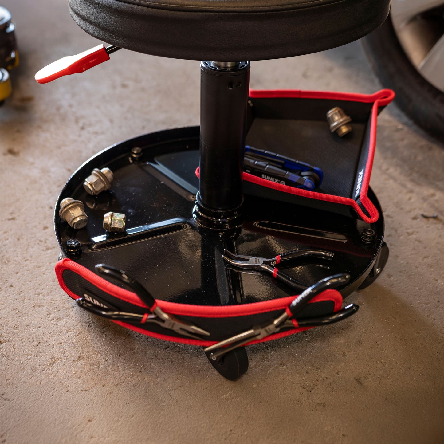 20.5” ADJUSTABLE HEIGHT SHOP SEAT WITH 1" DEEP TOOL TRAY - BLACK/RED