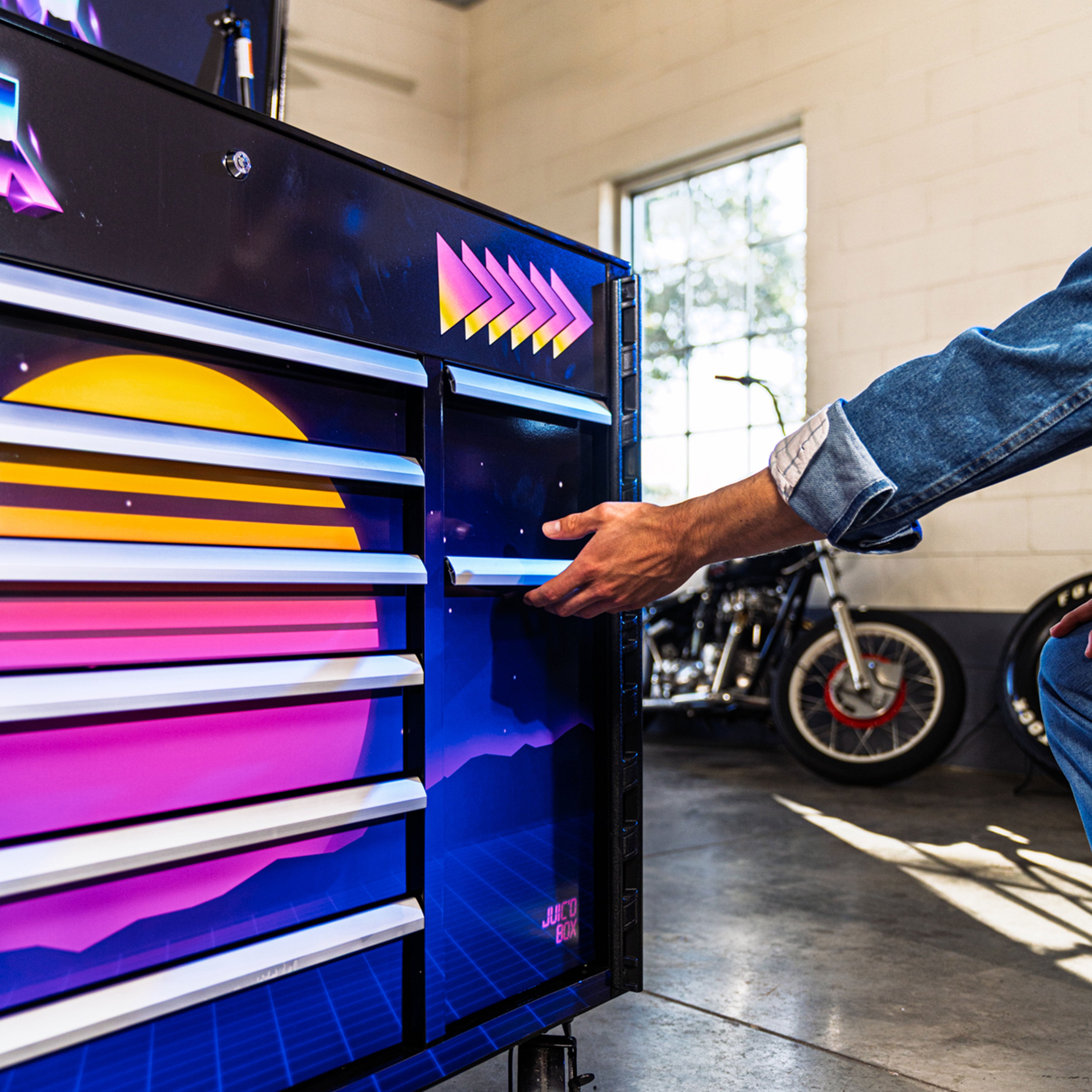 Synth Designed Juic'D Box 50” 7 Drawer Powered Cart - Black