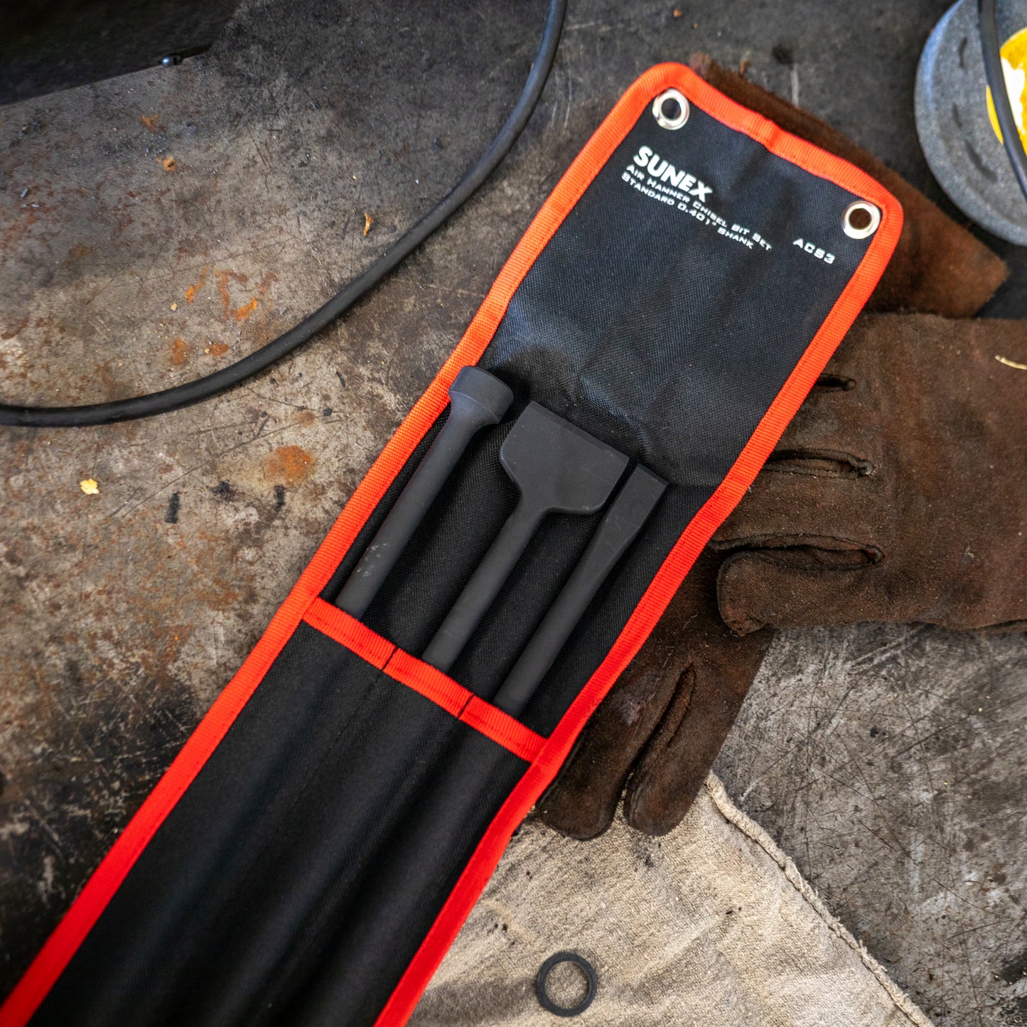 AIR HAMMER CHISEL 18” LONG-REACH 3 PIECE SET IN PORTABLE TOOL ROLL