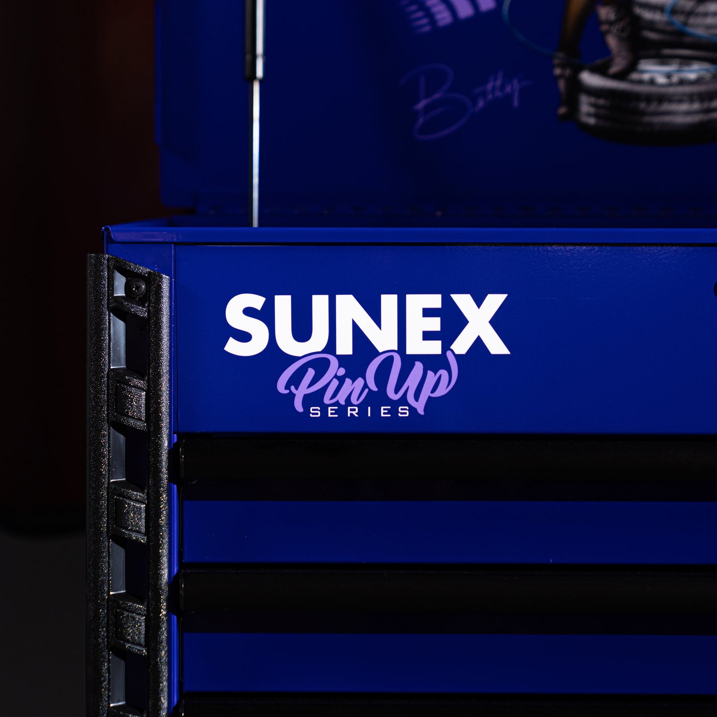 PIN-UP SERIES “BETTY” – 39" 6 DRAWER PREMIUM SERVICE CART – PIN-UP PLUM