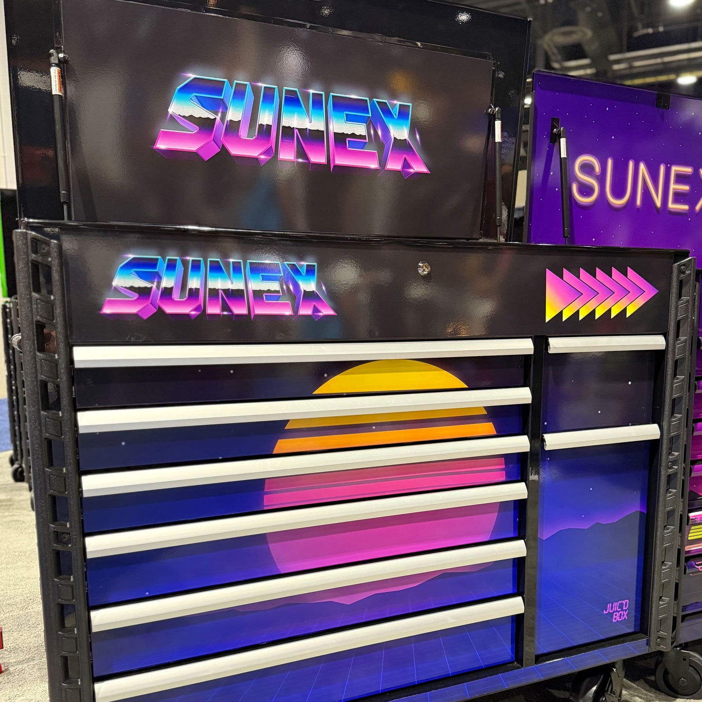 SYNTH DESIGNED JUIC’D BOX 50” 7 DRAWER POWERED CART - BLACK