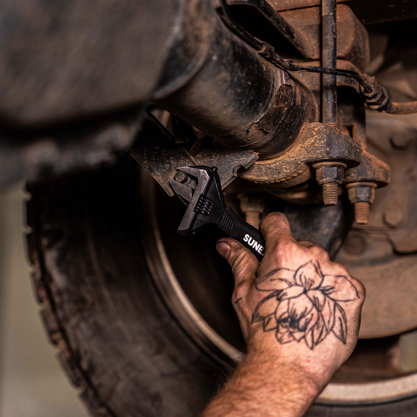 6" WIDE JAW ADJUSTABLE WRENCH 1-5/16" (34MM)