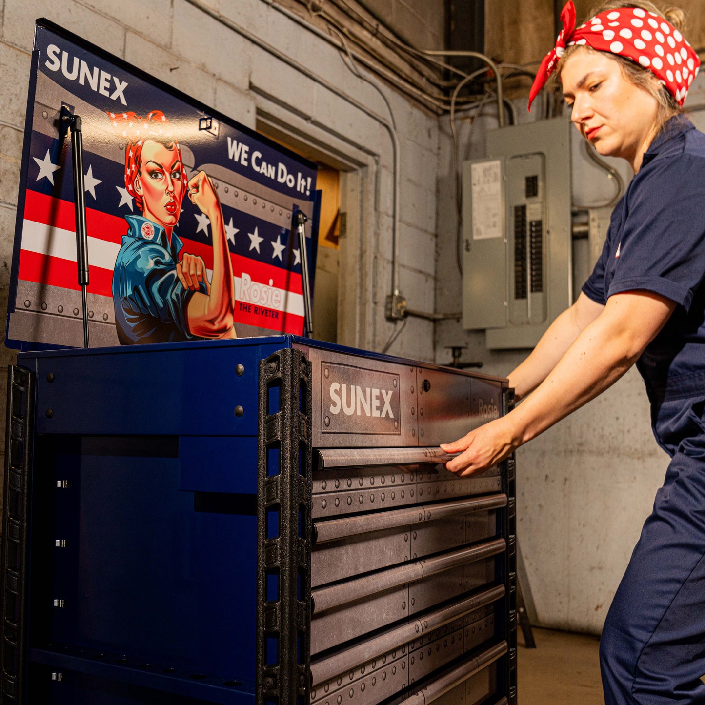 ROSIE THE RIVETER – 39" 6 DRAWER PREMIUM SERVICE CART – BLUE