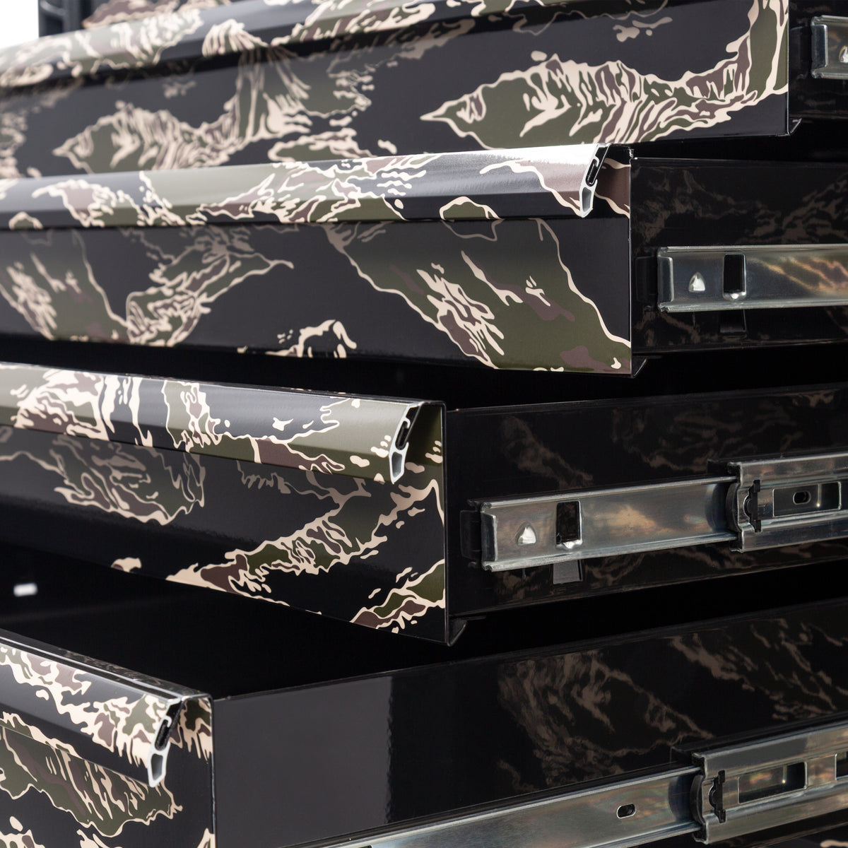 SHADOW TIGER CAMOUFLAGE - JUIC’D BOX 50" 7 DRAWER POWERED CART – BLACK