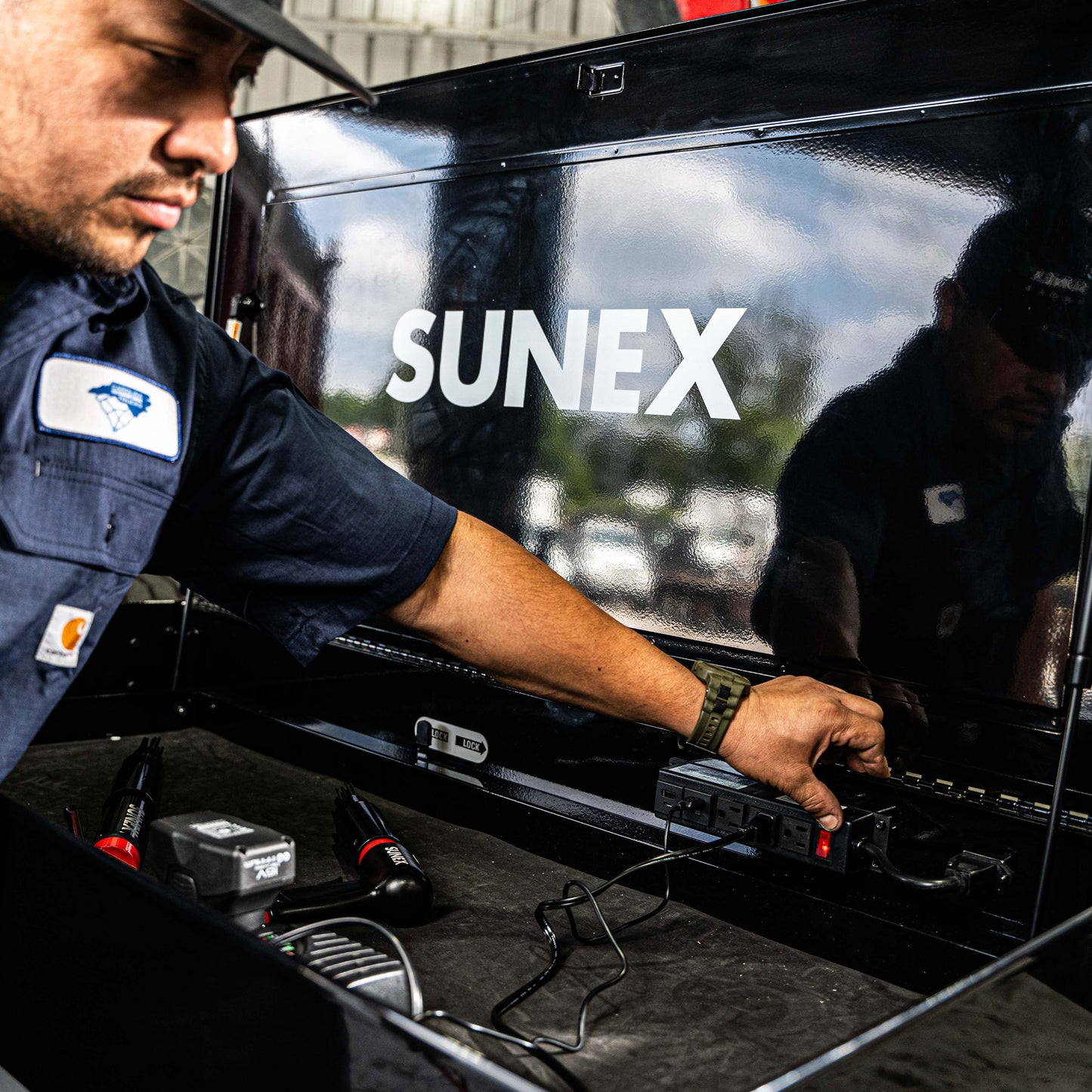 SUNEX TOOLS JUIC'D BOX 50" 7 DRAWER POWERED CART - 8065PCBK