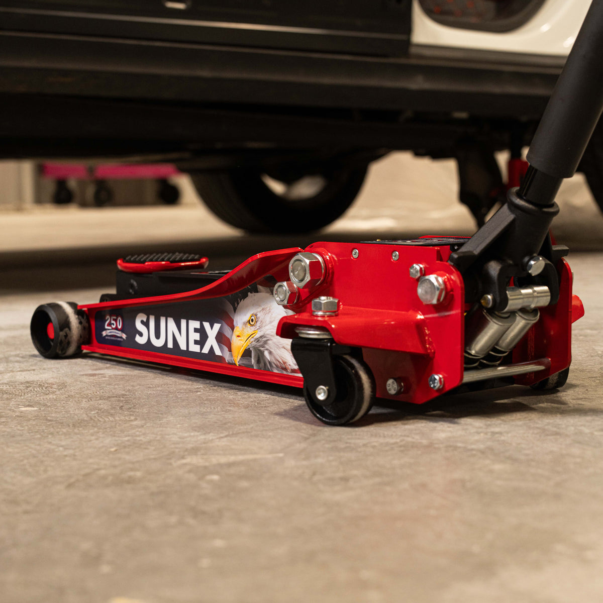 AMERICAN EAGLE 250TH 3 TON STEEL LOW PROFILE FLOOR JACK