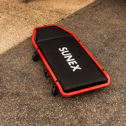 DELUXE CREEPER WITH ADJUSTABLE HEADREST - BLACK/RED