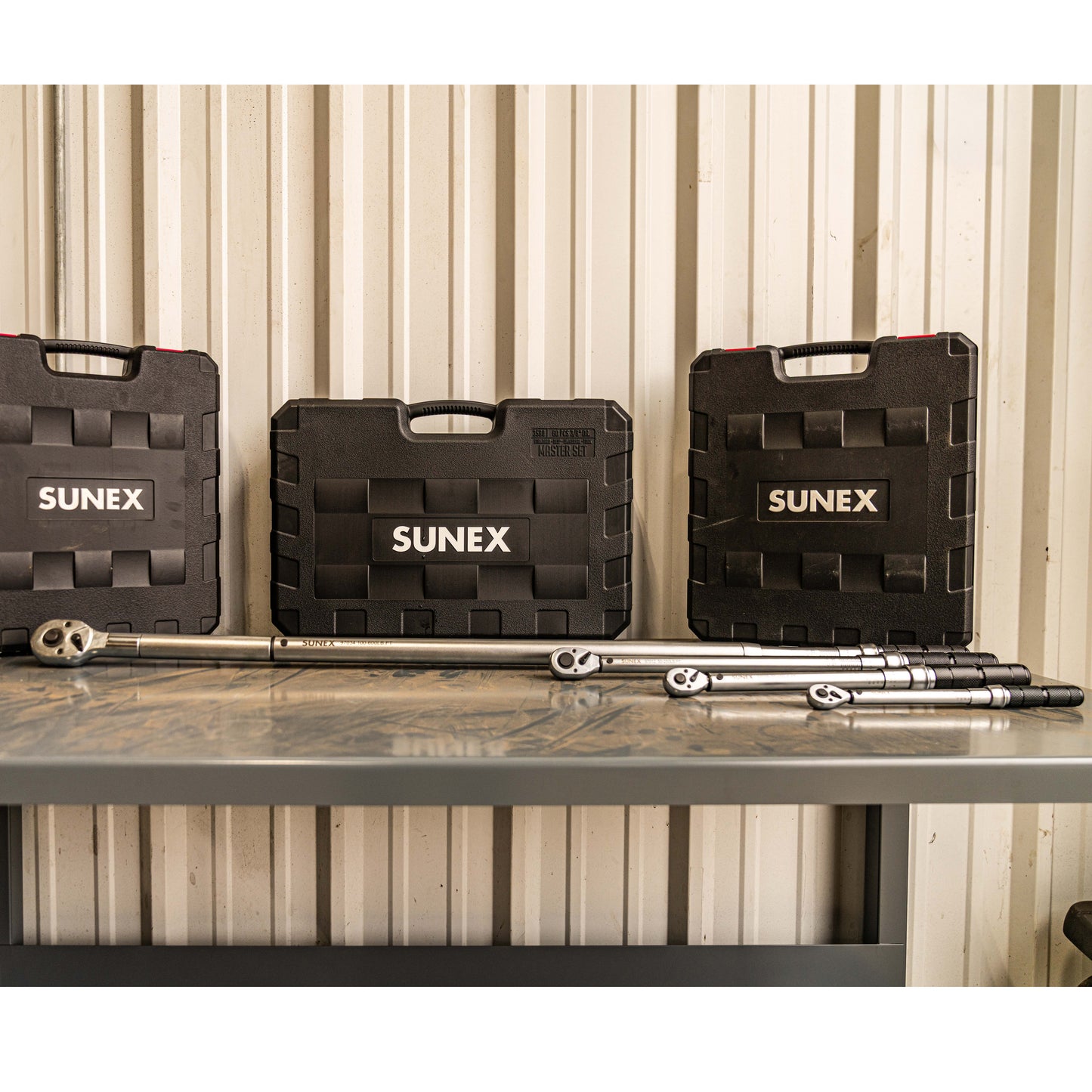 ¾" DRIVE 100-600 FT-LB (150-800 NM) DUAL-DIRECTION TORQUE WRENCH