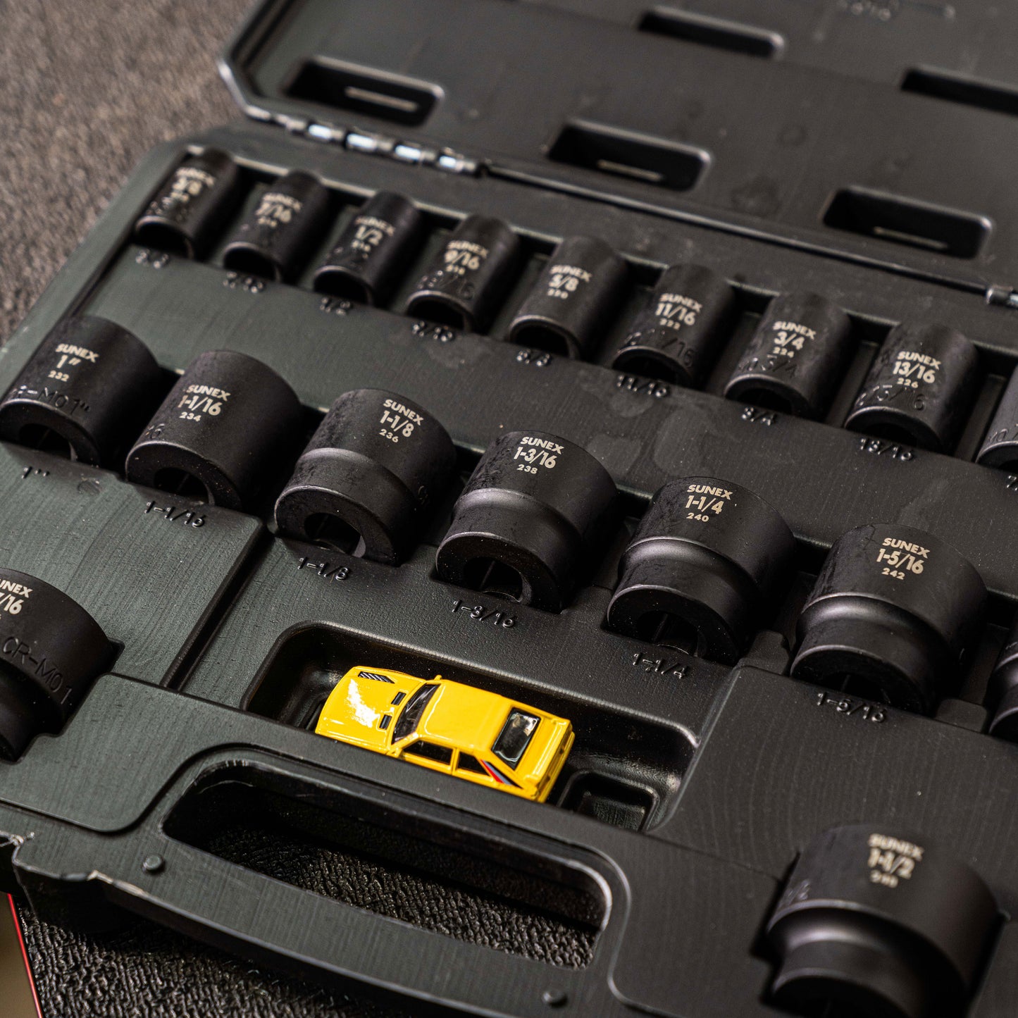 1/2" DRIVE SAE 6 POINT STANDARD 19-PIECE IMPACT SOCKET SET